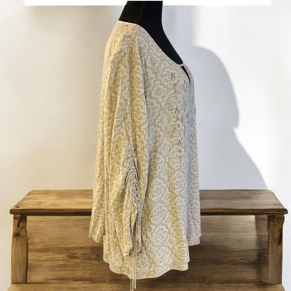 ARIAT Warrior Tunic Top Pull String Sleeves Beige Tori Print Boho - Picture 5 of 9